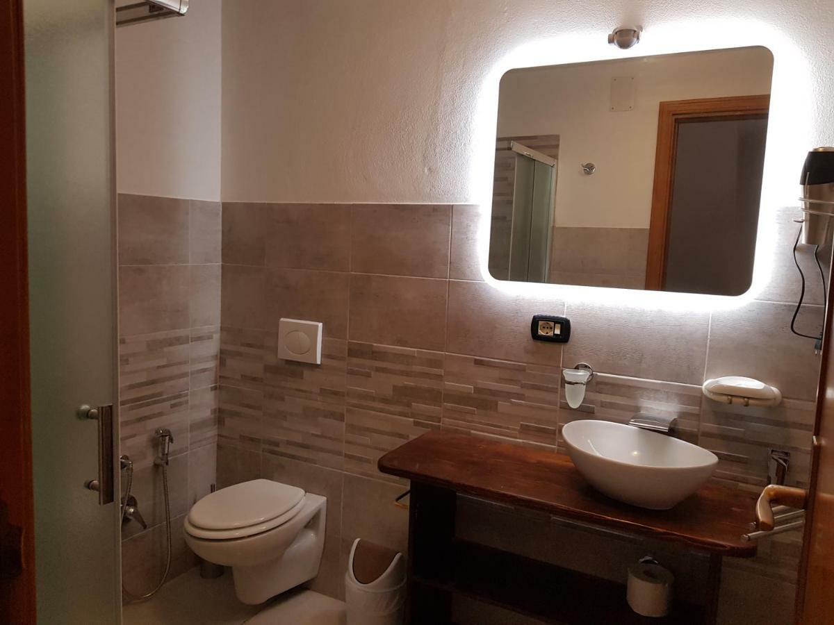 Casa Vacanze Valentina Porto Conte Exteriör bild