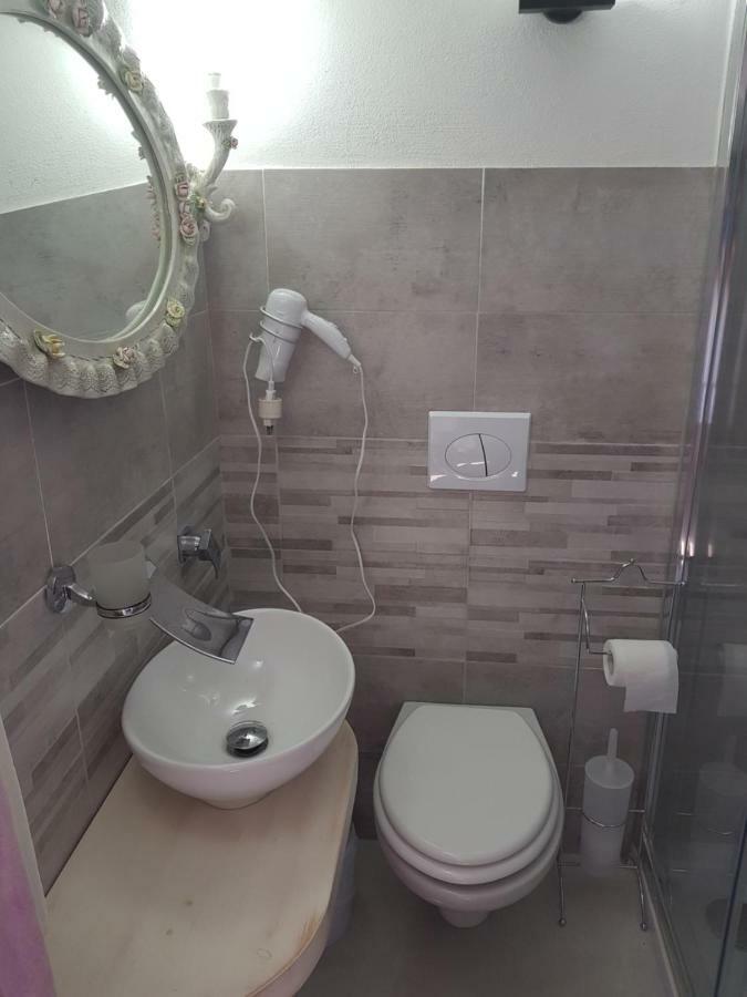 Casa Vacanze Valentina Porto Conte Exteriör bild